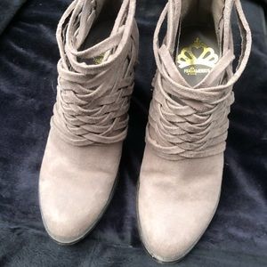 Taupe colored bootie